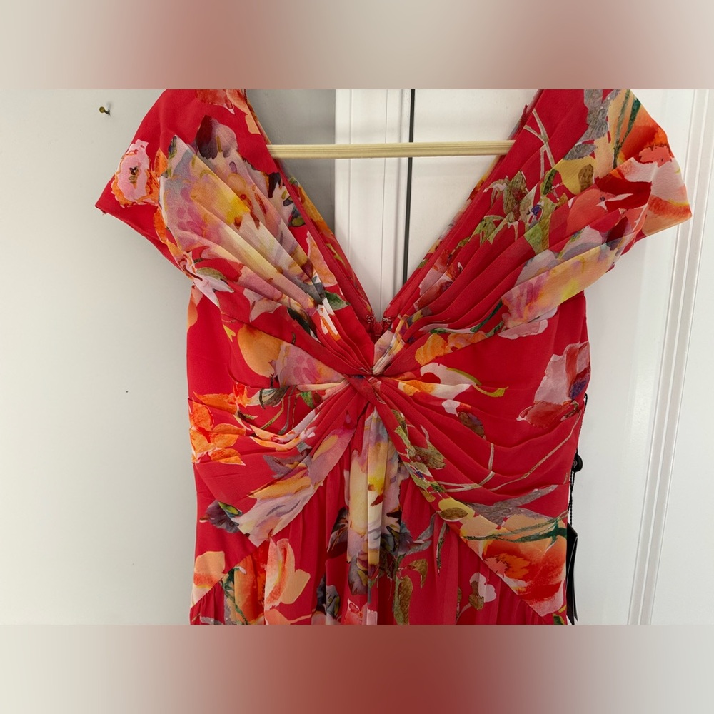 Adrianna Papell FLORAL PRINT MIDI DRESS WITH TWIST NECKLINE IN CORAL MULTI